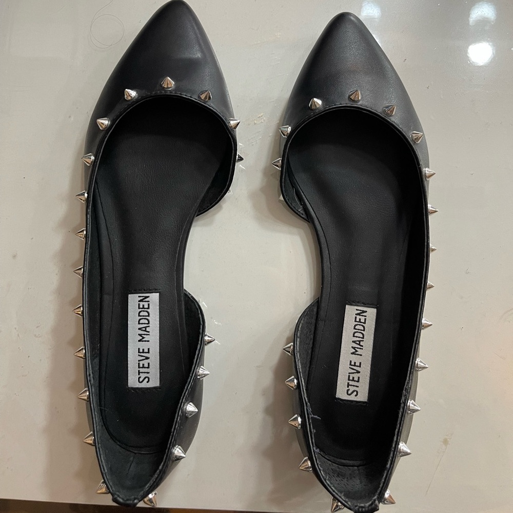Steve Madden Black studded flats size 6